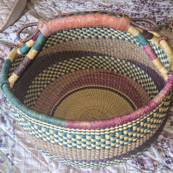 Bolga Weaved Braided Basket - Picture 5 of 9